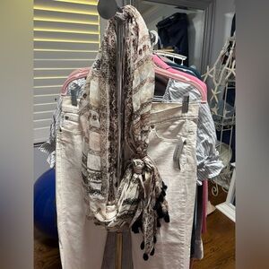 Hinge Black and White Patterned Scarf